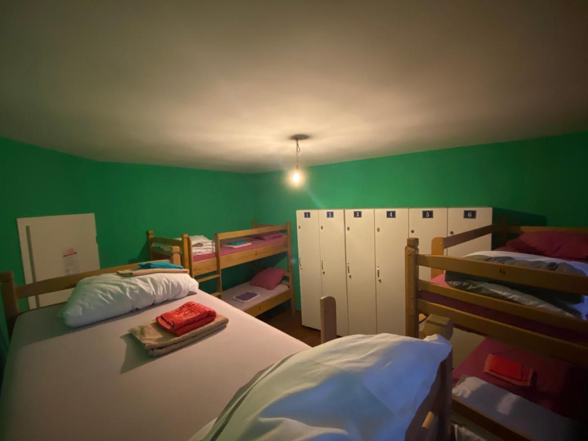 Arberia Hostel Prishtina Pristina Exteriör bild